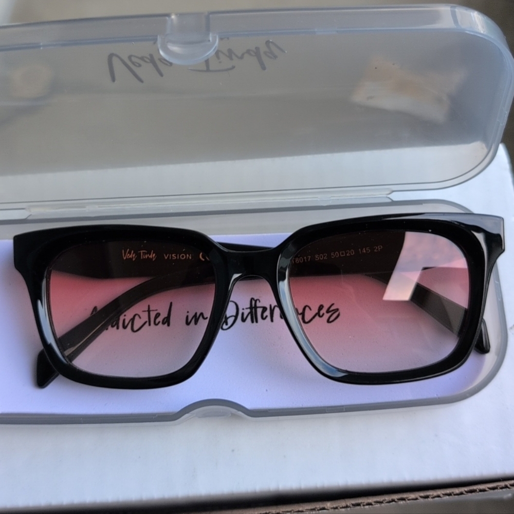 Black and Pink Fashion Glasses